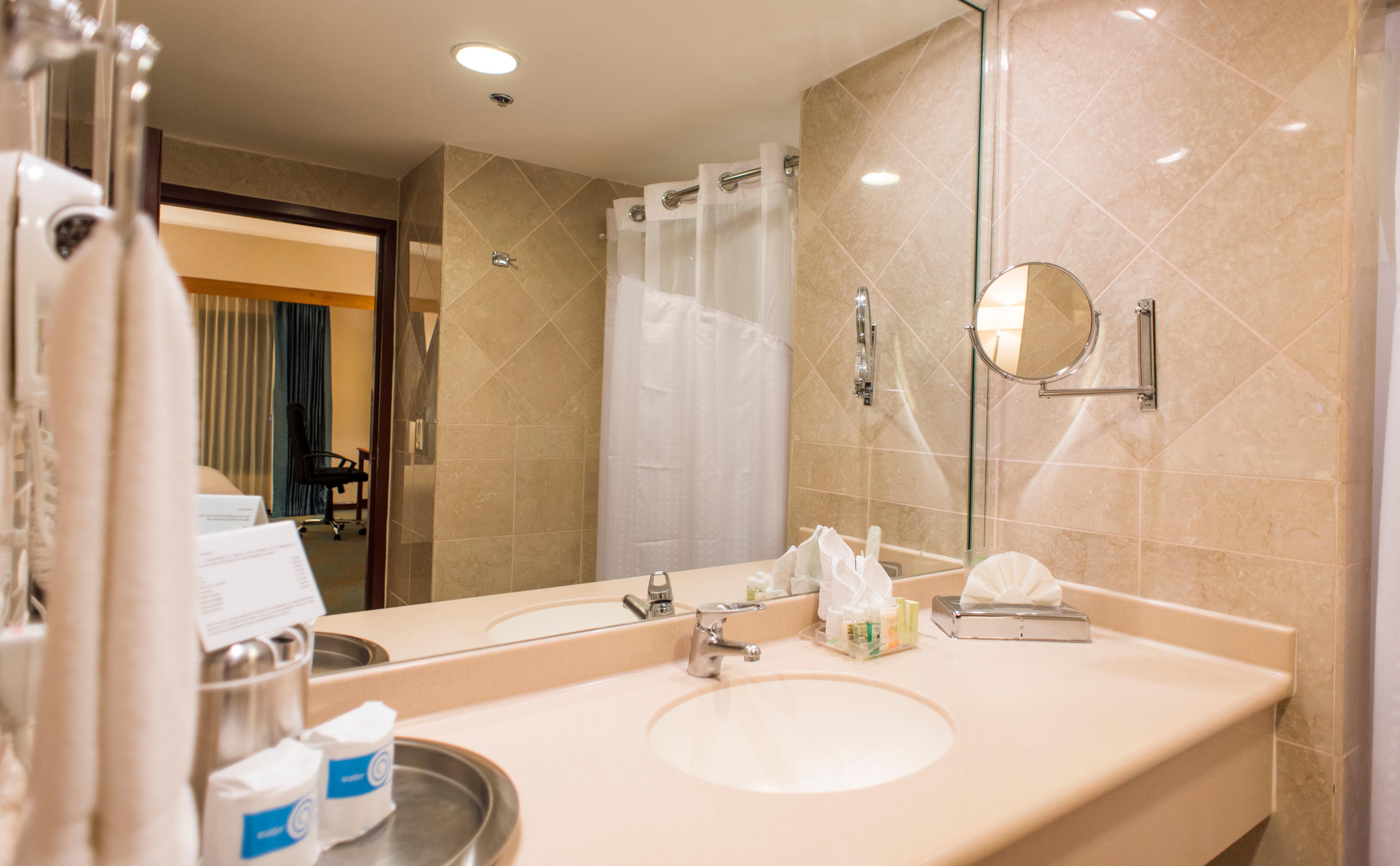 Hotel Convention Center By Ihg 4*