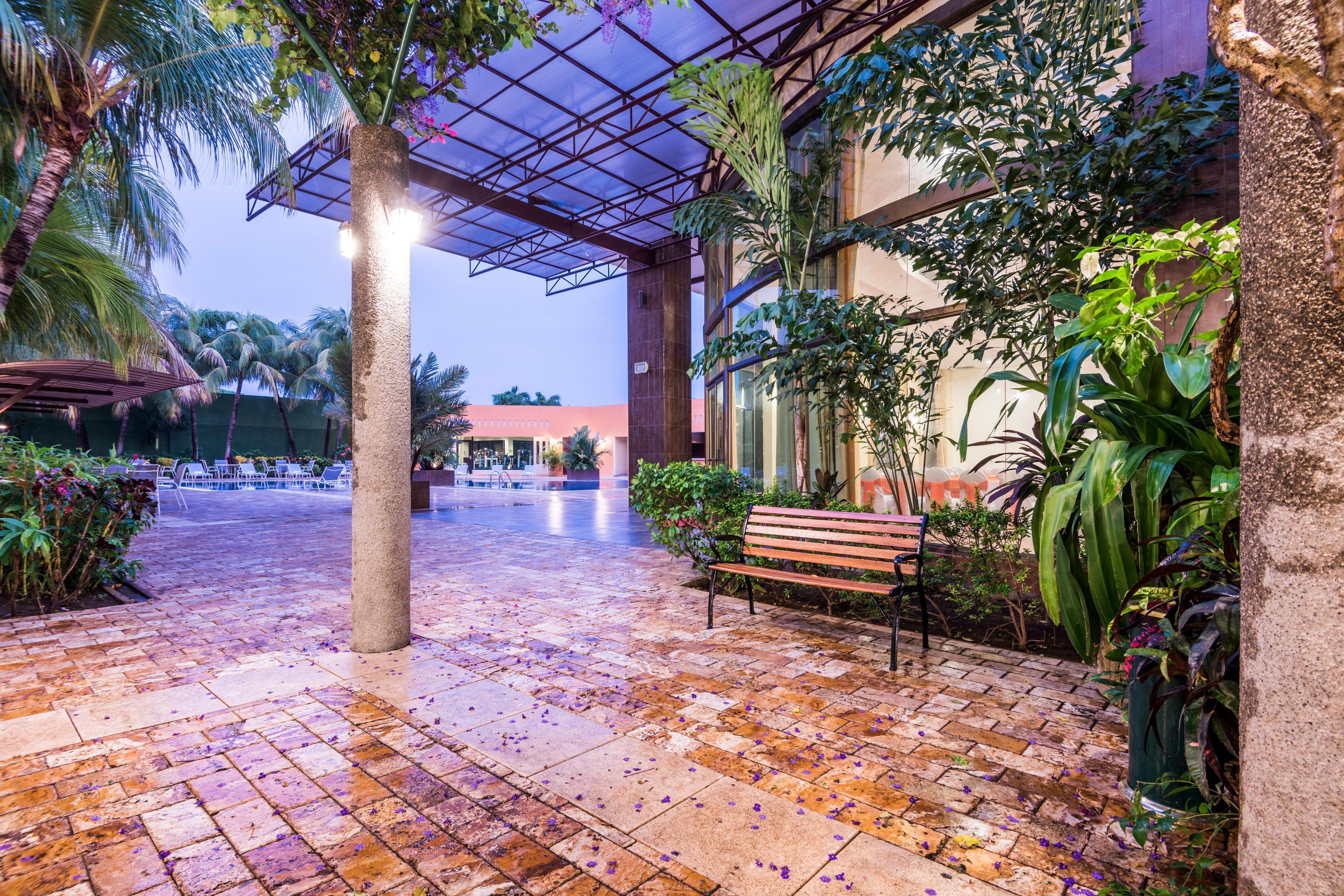 Hotel Convention Center By Ihg