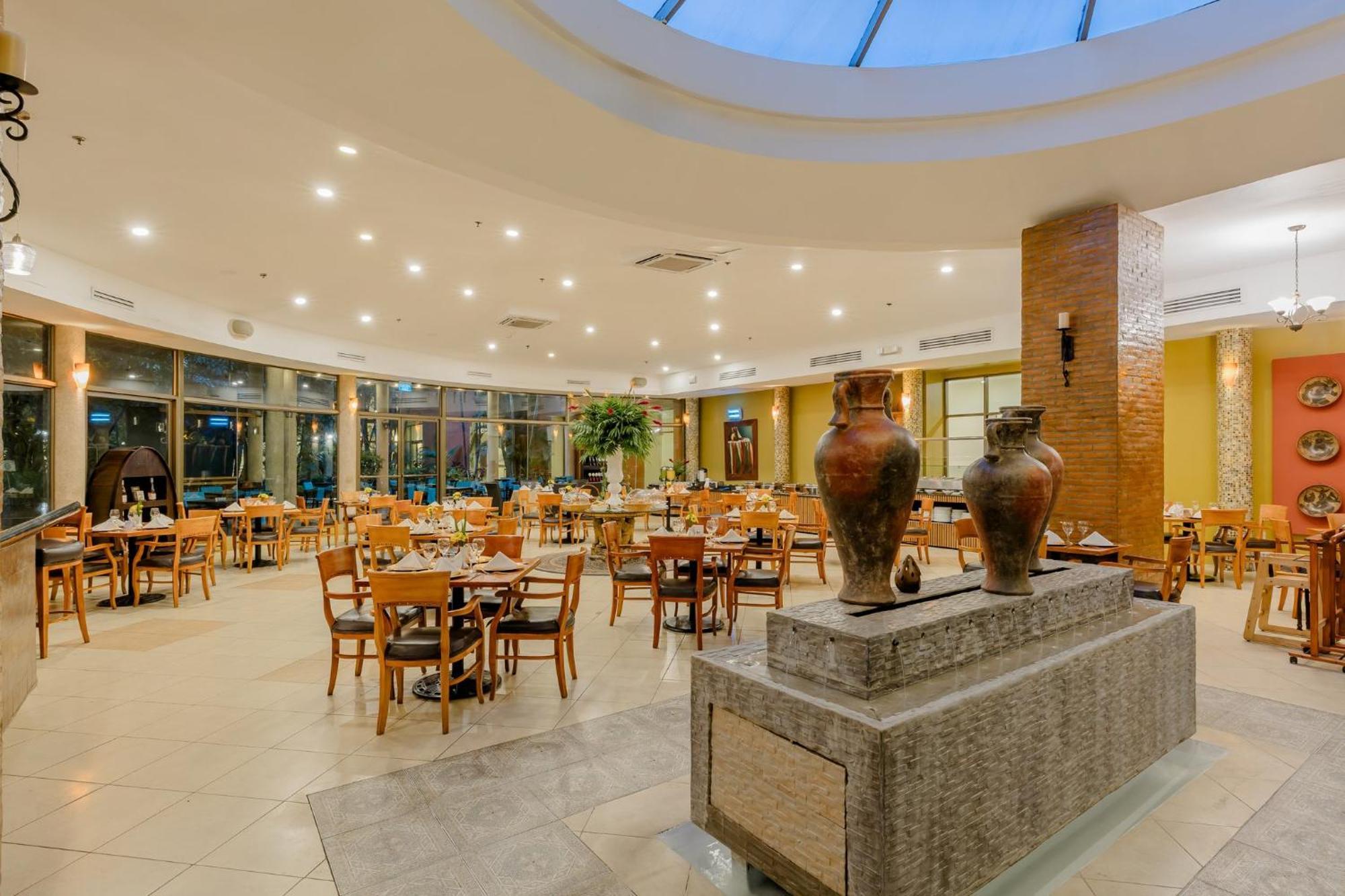 Convention Center By Ihg 4* Managua