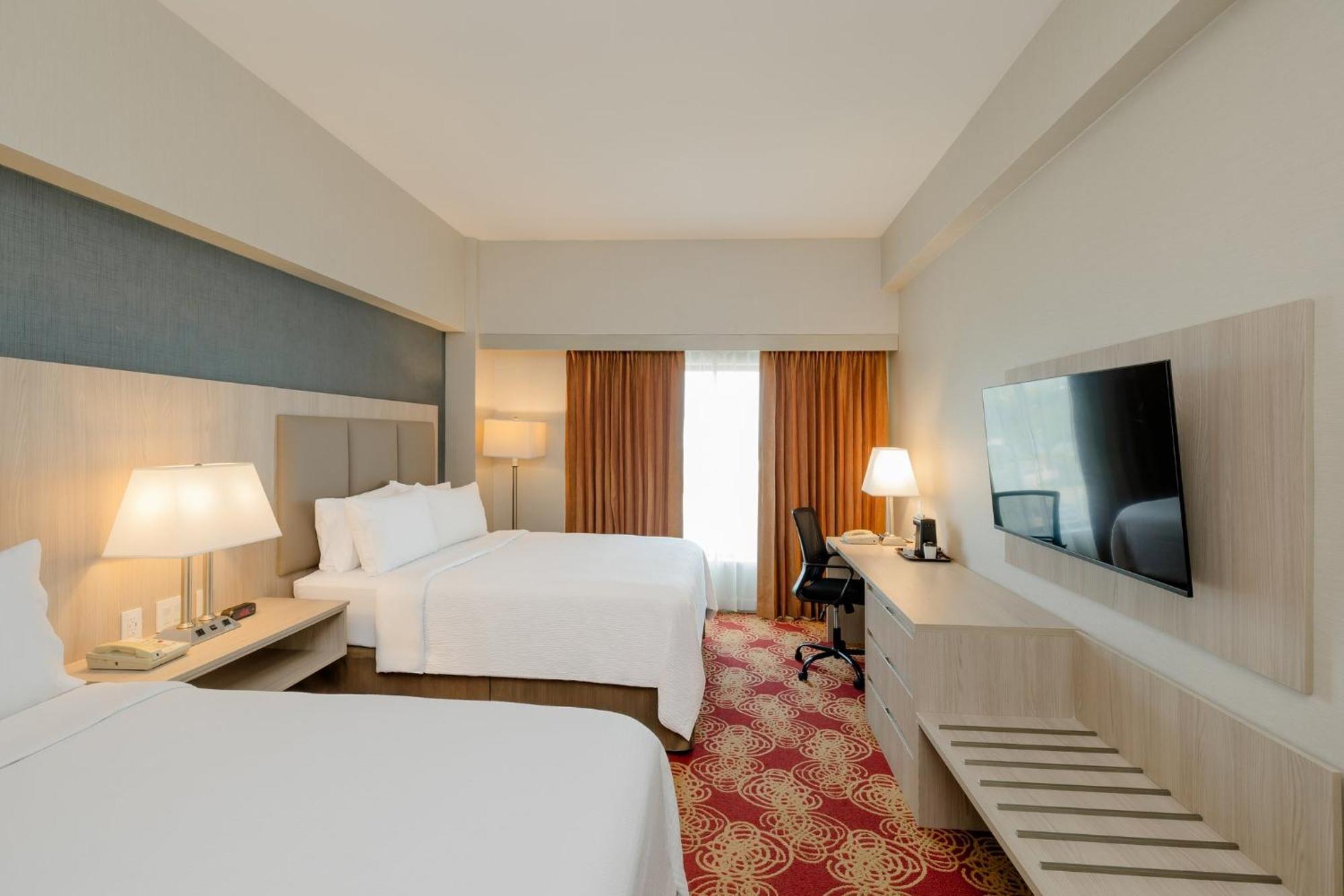 Convention Center By Ihg 4*