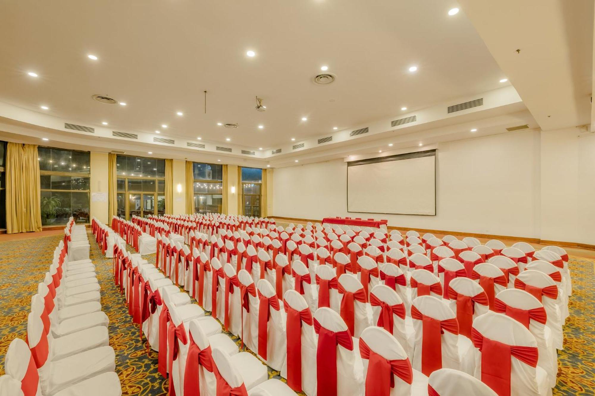 Hotel Convention Center By Ihg